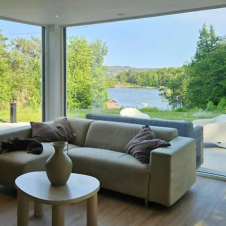 Feriehus With Sea Views Near Kristiansand