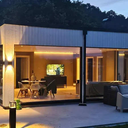 With Sea Views Near *