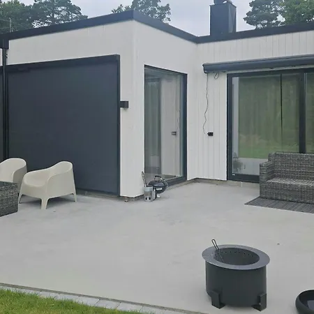 With Sea Views Near Feriehus Kristiansand