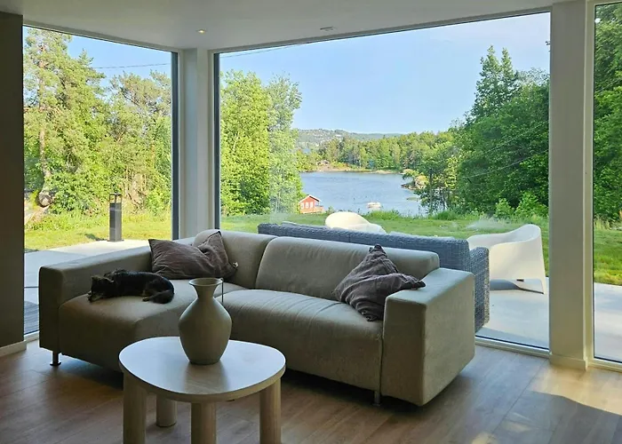 Feriehus With Sea Views Near Kristiansand
