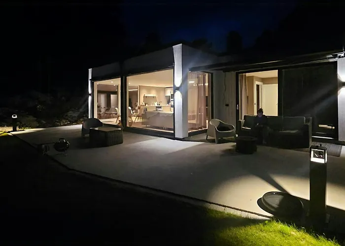 With Sea Views Near *
