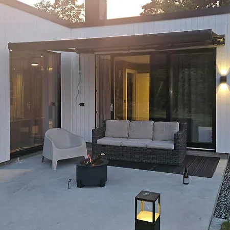 Vakantiehuis With Sea Views Near