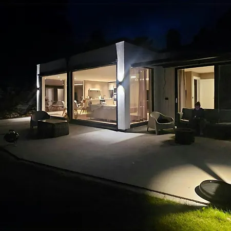 With Sea Views Near *